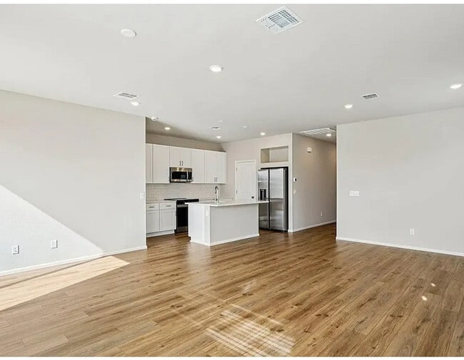 18006 W Calle Lejos