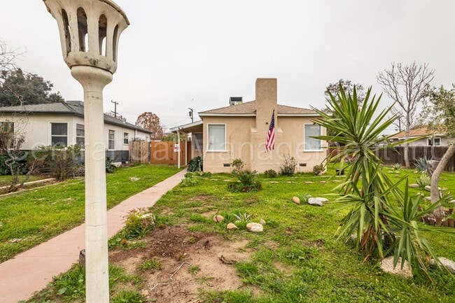 Building Photo - 2 Bedroom/1 Bath Home - $1795 Per Month!