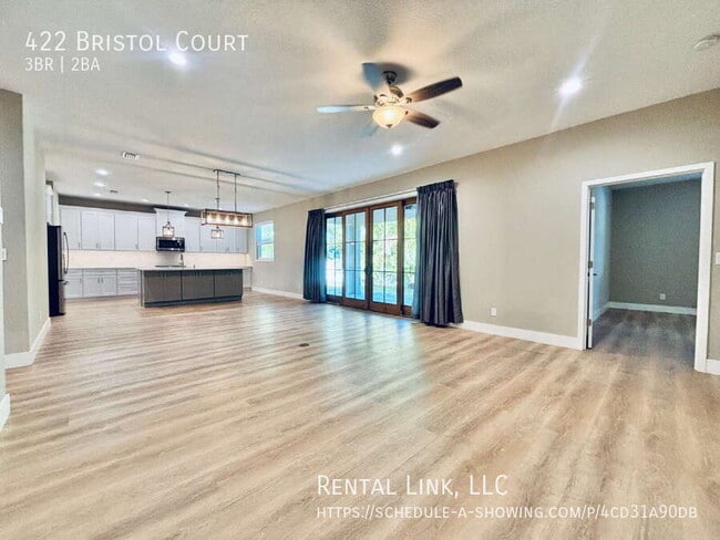 Photo - 422 Bristol Ct