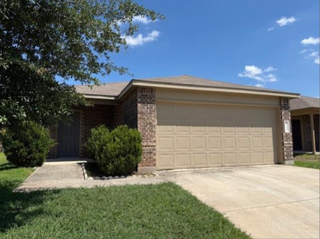Photo - 5717 Levenwood Ln