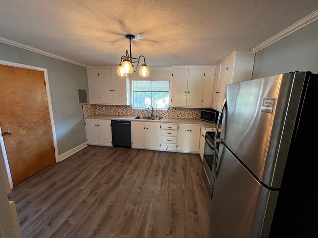 Building Photo - 568-574 E 200 S Unit 574 - UP Rental