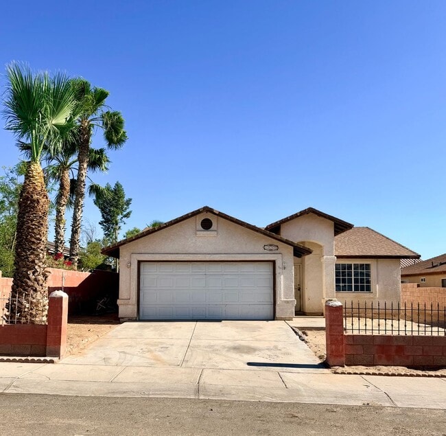 Building Photo - Recently Remodeled 3 Bedroom Home Close to Schools in San Luis AZ