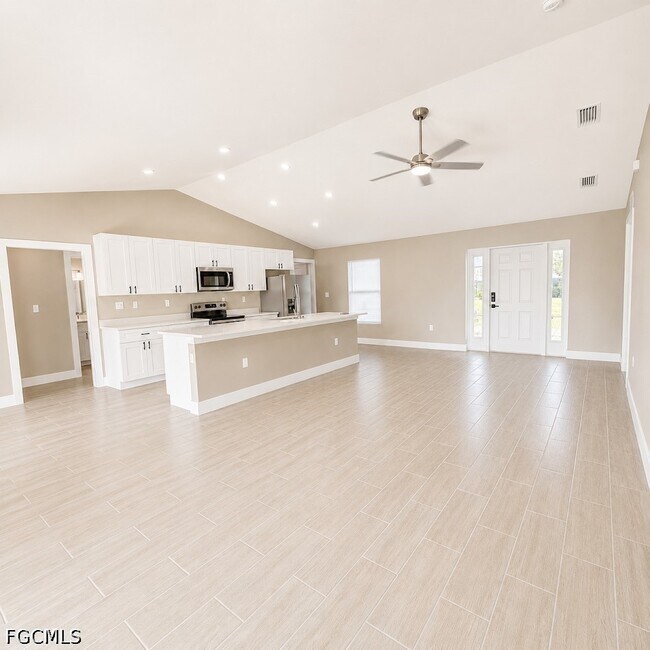 Photo - 3464 NE 9th Pl