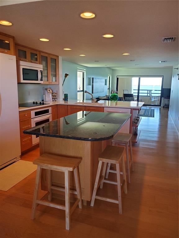 Photo - 103 1st St E Unidad 309