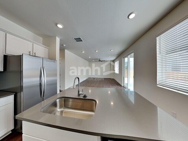 Photo - 11553 W Mesquite St