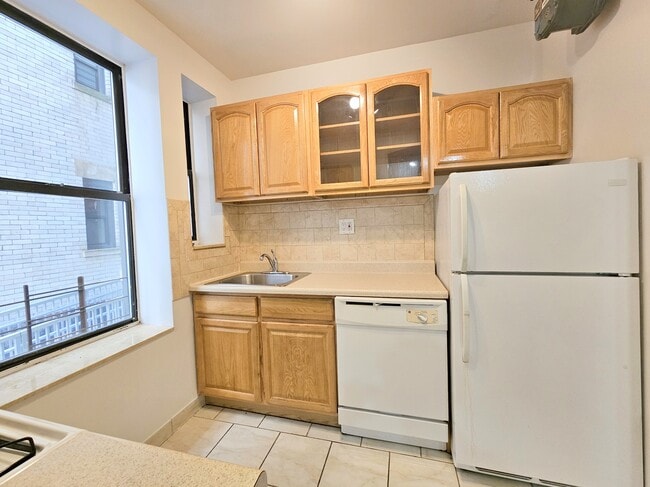 Photo - 610 W 150th St Unit 1E