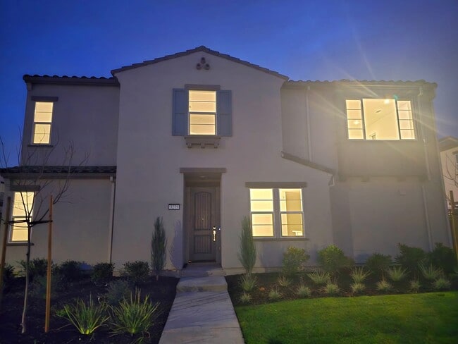 Photo - 3275 Workman Ave