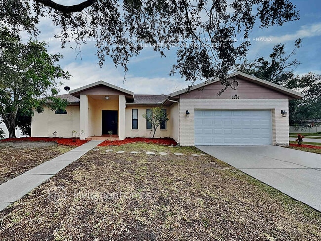 Photo - 2297 Cork Oak St E House