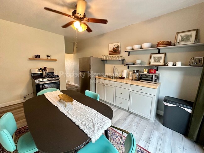 Photo - 320 Greenfield Ave