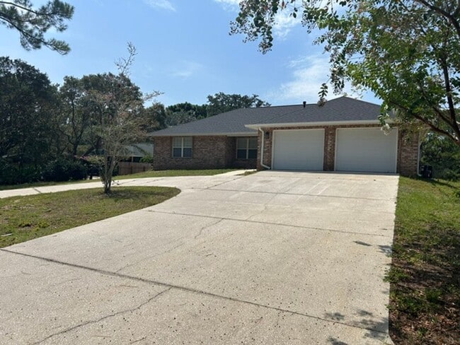 Building Photo - 1759 Fuller Dr