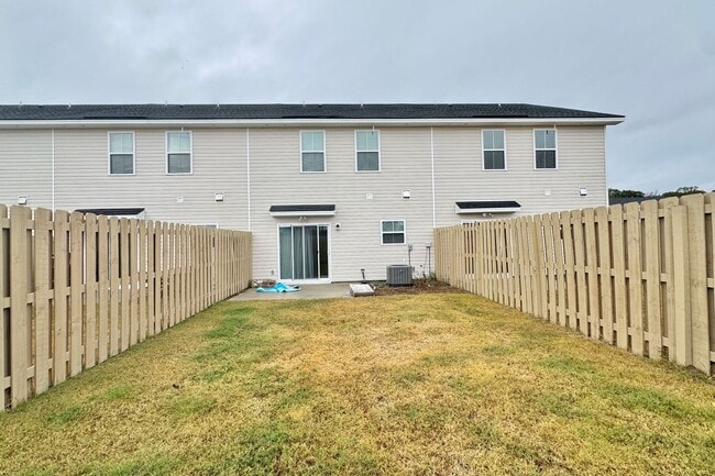 Photo - AVAILABLE JANUARY (Pet Friendly)