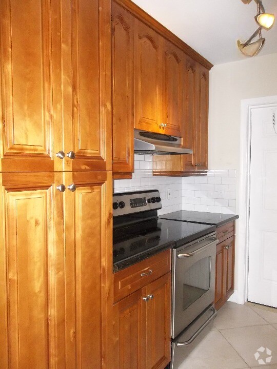 Building Photo - 1450 Atlantic Shores Blvd Rental