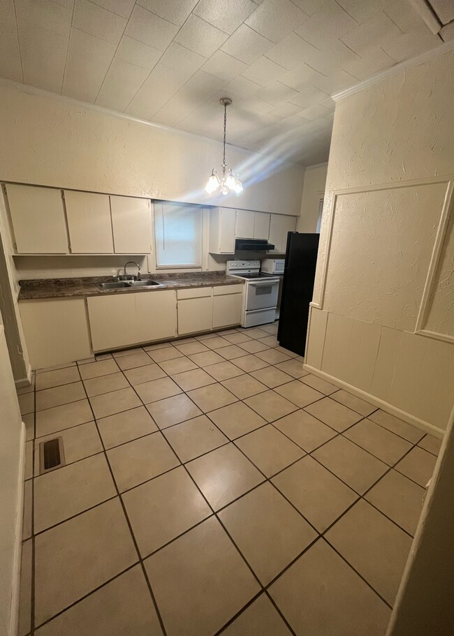 Photo - Pre Leasing Now