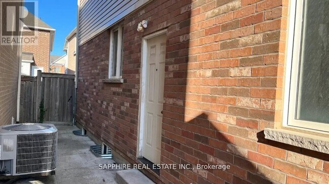 Photo - 325 Trudeau Dr