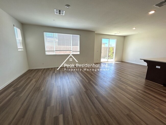Photo - Beautiful Newer Folsom 4bd/2.5ba in Gated Community!