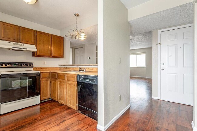 Photo - 2562 Astrozon Circle