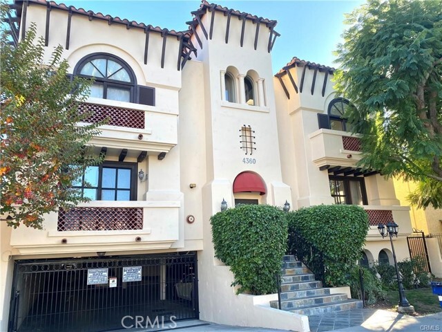 Photo - 4360 Ventura Canyon Ave Townhome