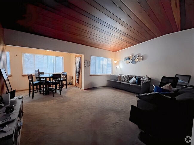 Building Photo - 5155 N 28th St Unit Quadplex Upper Rental