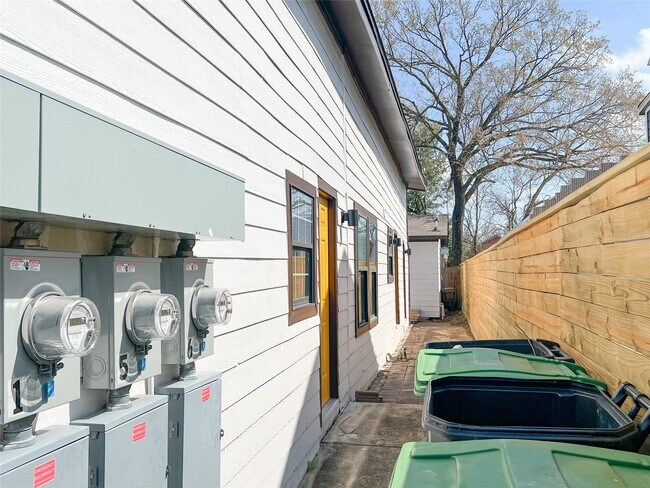 Photo - 201 Eastwood St Unit S1