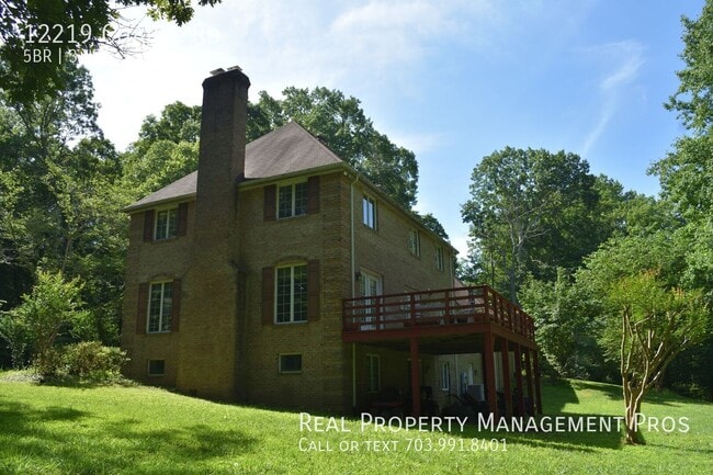 12219 Chapel Rd
