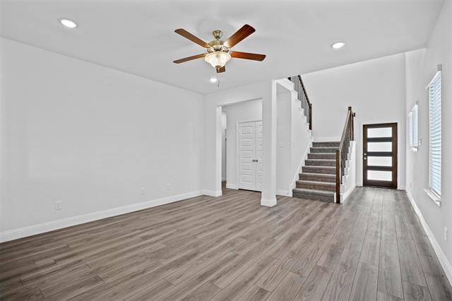 Photo - 191 Town Pk Ave