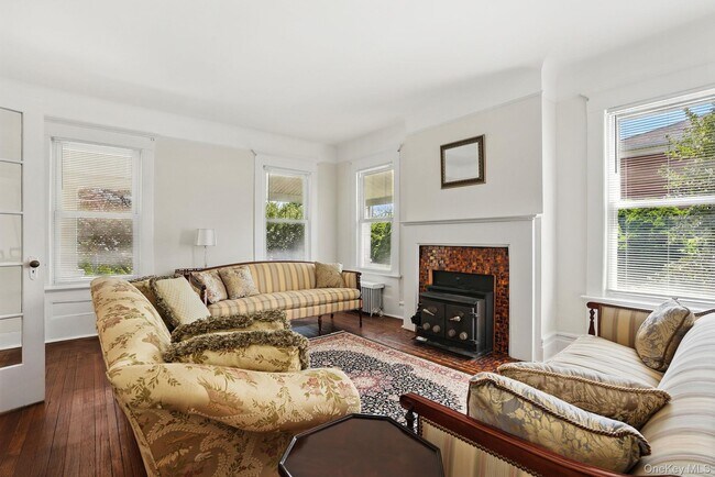 Photo - 134 Old Mamaroneck Rd