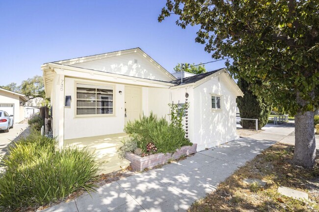 Building Photo - Charming Single Family Home in Midtown Pal...