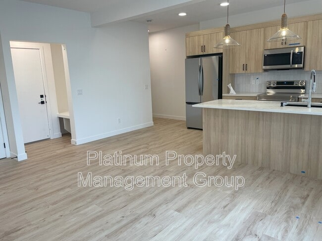 562 Seton Cir SE