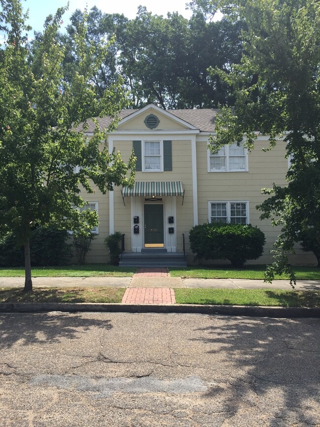 1316 Jefferson Front Entrance - 1316 N Jefferson St Unit 1316 N Jefferson St. #1