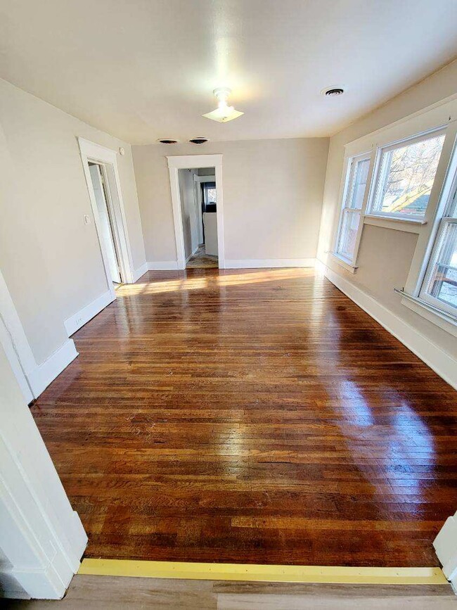 Photo - 424 Poplar St