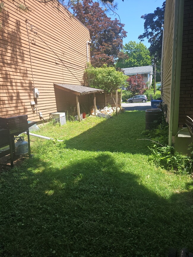 Photo - 326D Cortland St