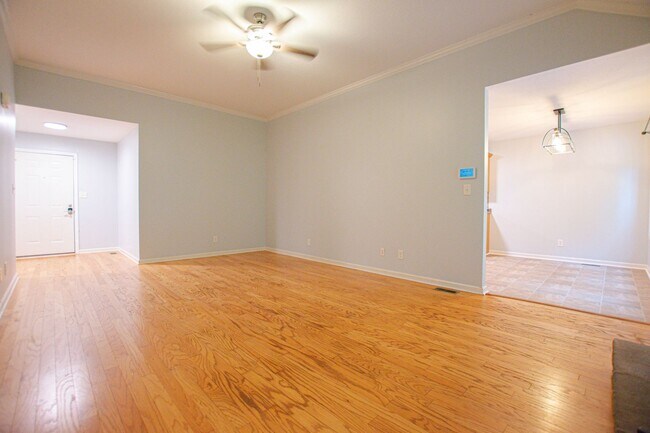 Photo - Pet Friendly Three Bedroom!