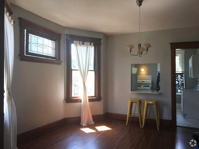 Building Photo - 1401 Chase Ave Unit 2 Rental