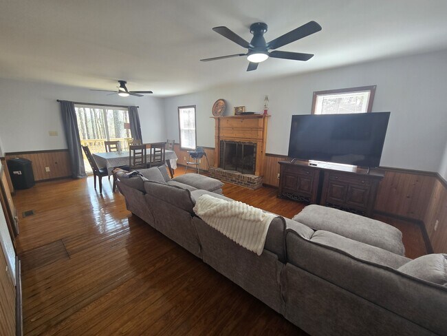 Photo - 125 Lone Eagle Way