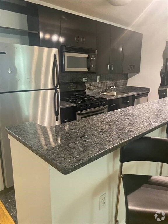 Building Photo - 2 Hawthorne Pl Unit 2L Rental