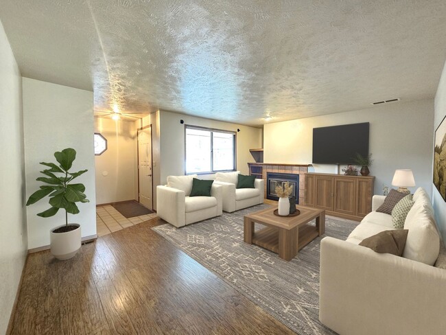 Building Photo - 6902 N Old Fort Dr Unit 6902