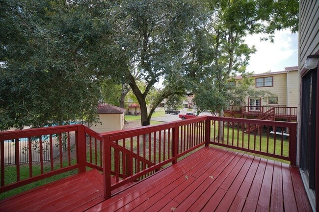 Building Photo - 420 Indian Village Trail Rental