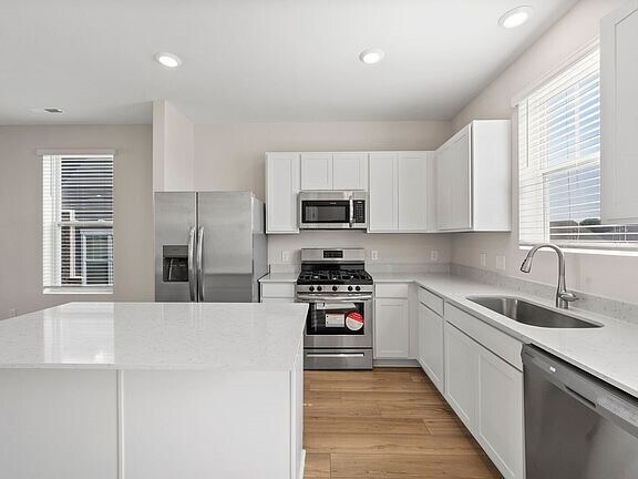 Photo - 2705 Fordham St