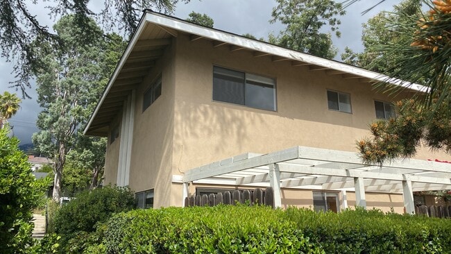 Photo - 770 E Mariposa St