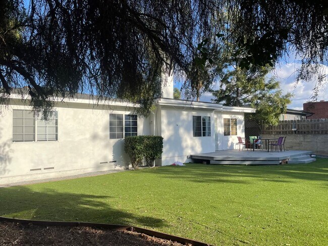 Photo - Great Views! Large 5 Bed 2 Bath House with a Quick Walk to Campus!!