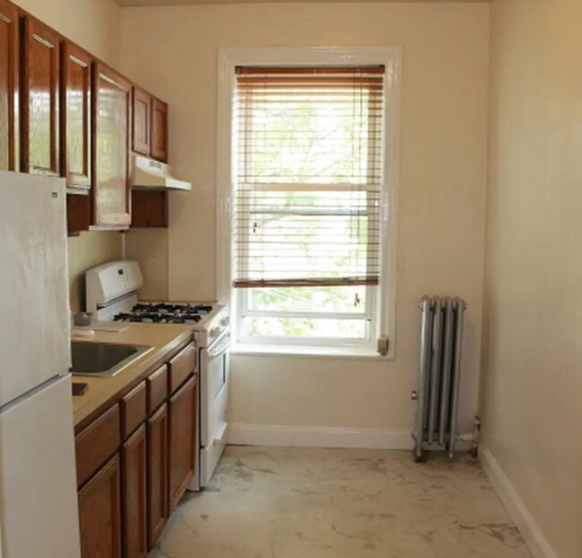 Photo - 580 E 93rd St