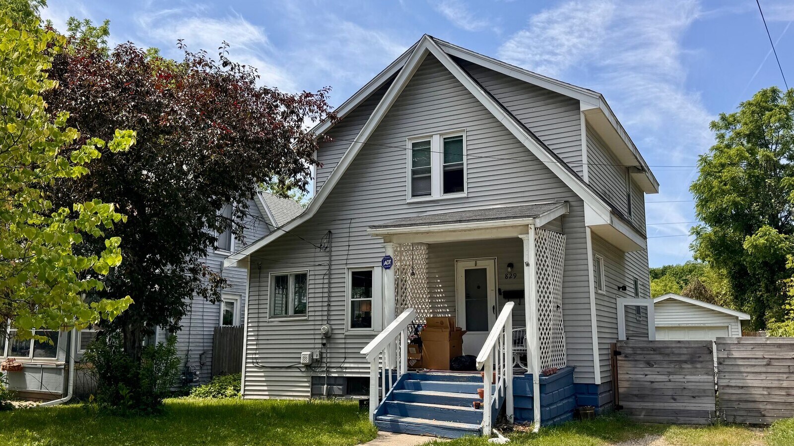 Photo - 829 Prospect Ave NE