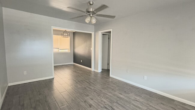Photo - 984 NW 5th St