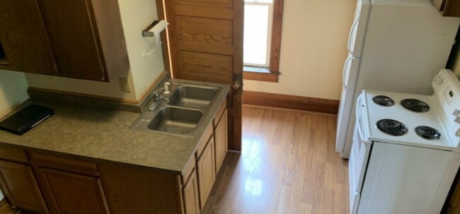 Photo - 1329 State St Unit 1329 State St #4