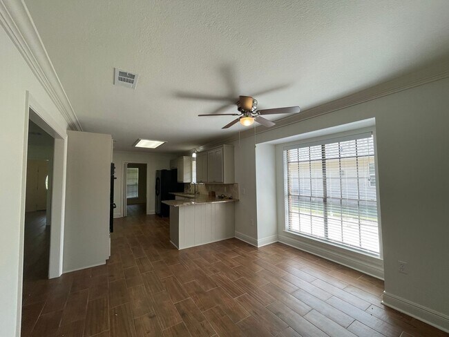 Photo - Charming Three Bedroom Home In Shenandoah Neighborhood
