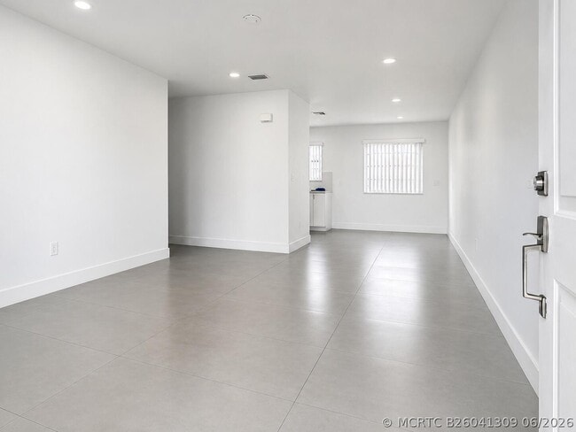 2152 SW 72nd Ave