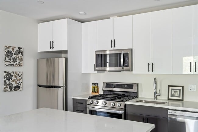 Photo - 317 Belgrade Ave Unidad 207