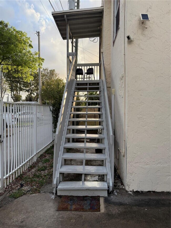 Photo - 2160 SW 17th St Unit 2162