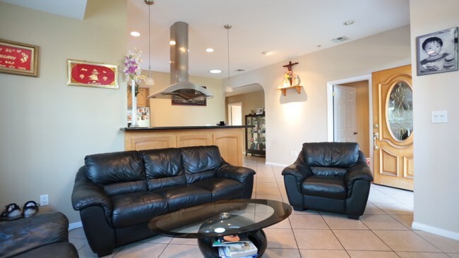 Front Unit Living Room - 711-713 W Wilson St