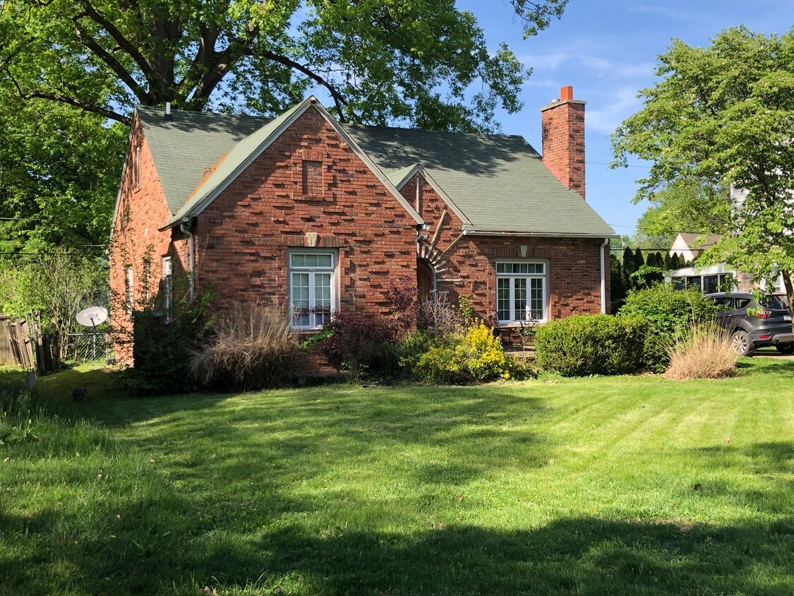 Photo - 438 W 44th St (Indianapolis, IN)
